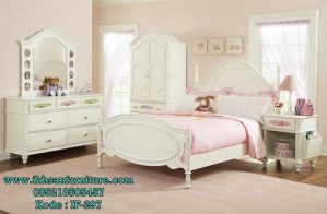 Set Kamar Tidur Anak Perempuan Klasik Modern