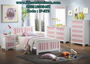 Set Tempat Tidur Anak Perempuan Putih Pink
