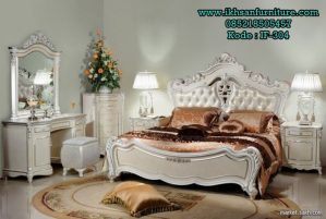 Set Tempat Tidur Klasik Minimalis Modern