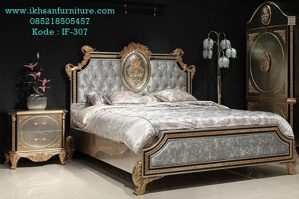 Tempat Tidur Klasik Mewah Terbaru