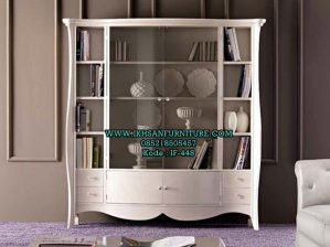 Lemari Pajangan Klasik Minimalis Elegan