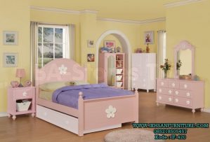 Tempat Tidur Sorong Anak Perempuan Warna Pink