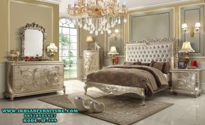 Satu Set Kamar Mewah Gold Pengantin
