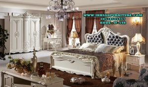 Satu Set Tempat Tidur Elegant Klasik Terbaru 2017