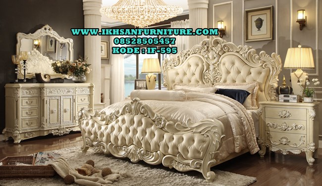 Set Tempat Tidur Ukiran Mewah Anggola
