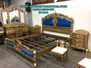 Set Tempat Tidur Gold Desian Classic