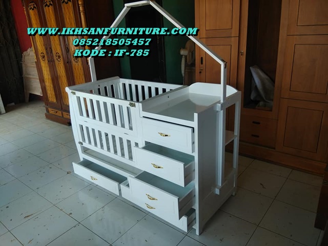 Tempat Tidur Bayi Kayu Jati